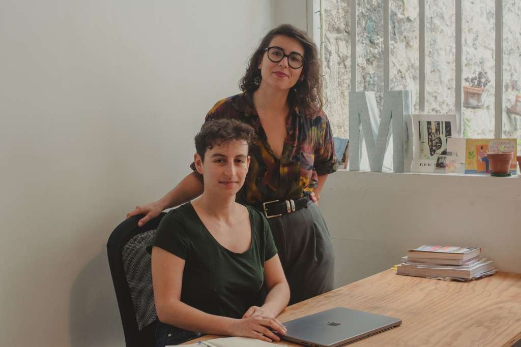 Marine et Louise dans leurs bureaux
